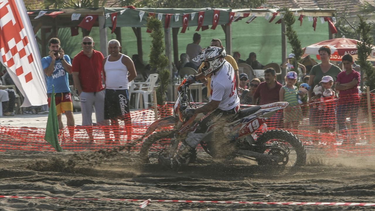 Demokrasi Şehitleri Kupası Motosiklet Kumsal Yarışları