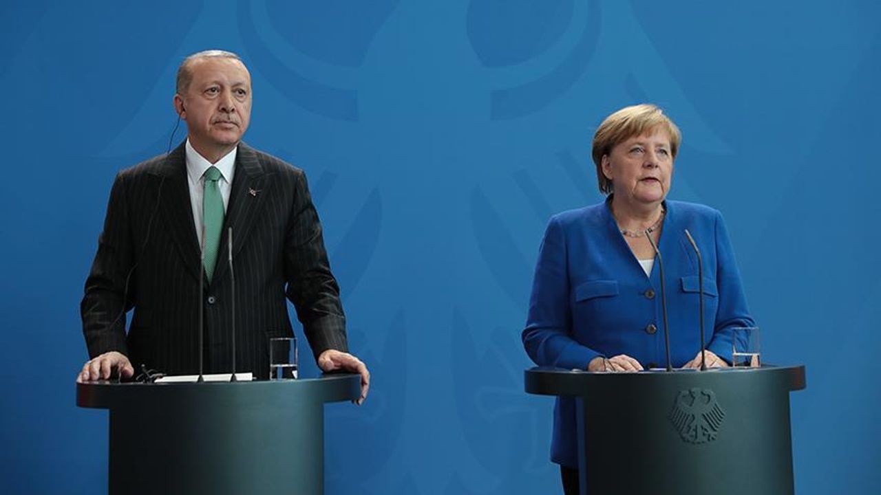 Başkan Erdoğan: Can Dündar ajandır, devletin sırlarını ifşa etmiştir