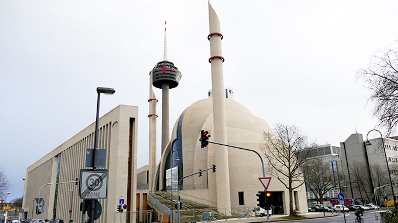 Almanya'da 'minareler yasaklansın' teklifi