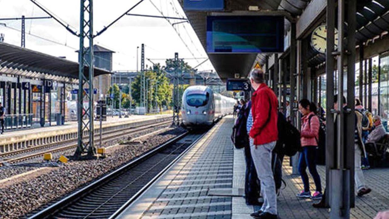 Almanya'da Alkollü Hızlı Tren Makinisti Durağı Kaçırdı