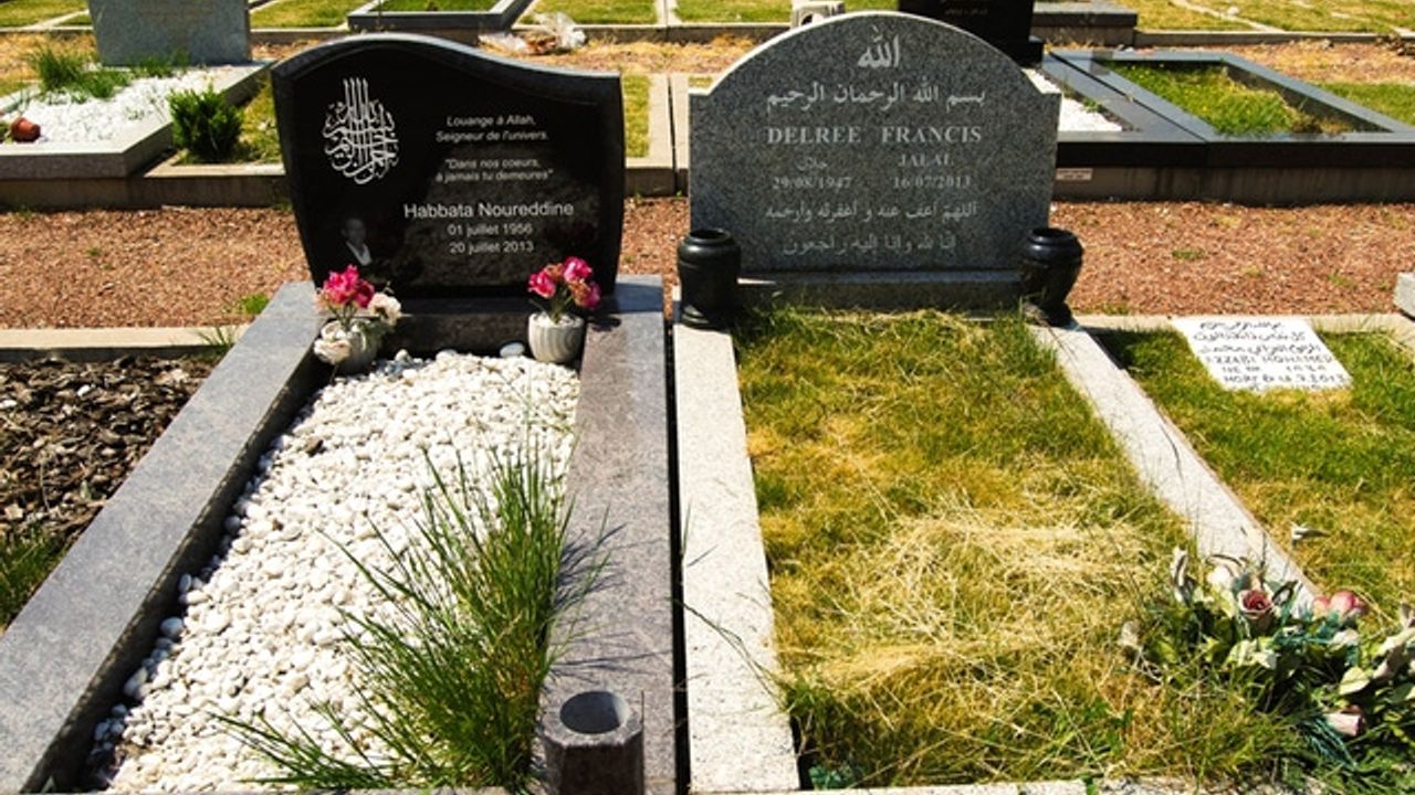 Belçika'da cenazelerin kefenle defni için öneri teklifi