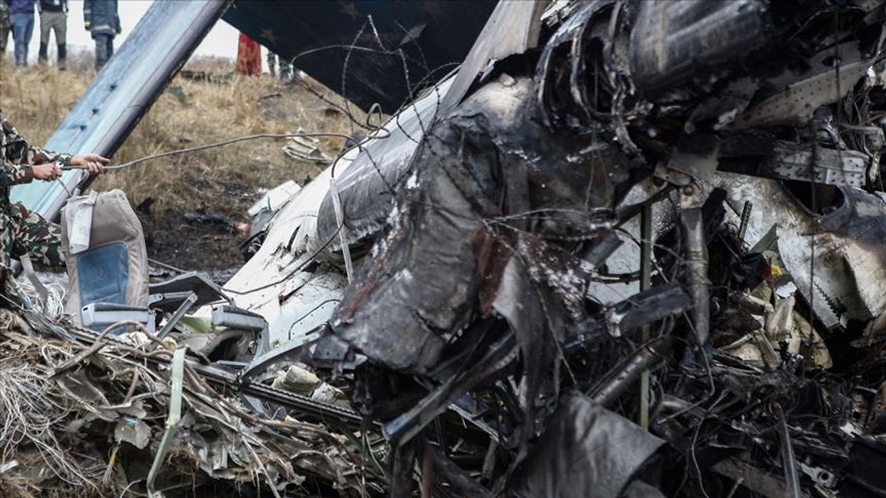 Etiyopya Havayolları'nın 157 kişiyi taşıyan yolcu uçağı düştü