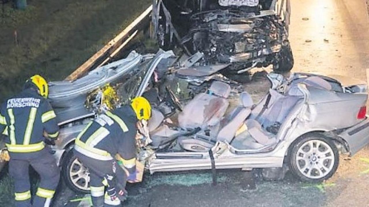 Avusturya'da iki Türk aile çarpıştı: 3 ölü