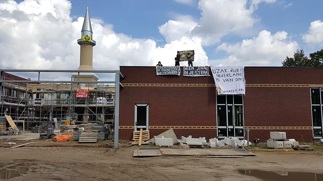 Hollanda camilere yönelik saldırıları ayrımcılık  olarak görmüyor