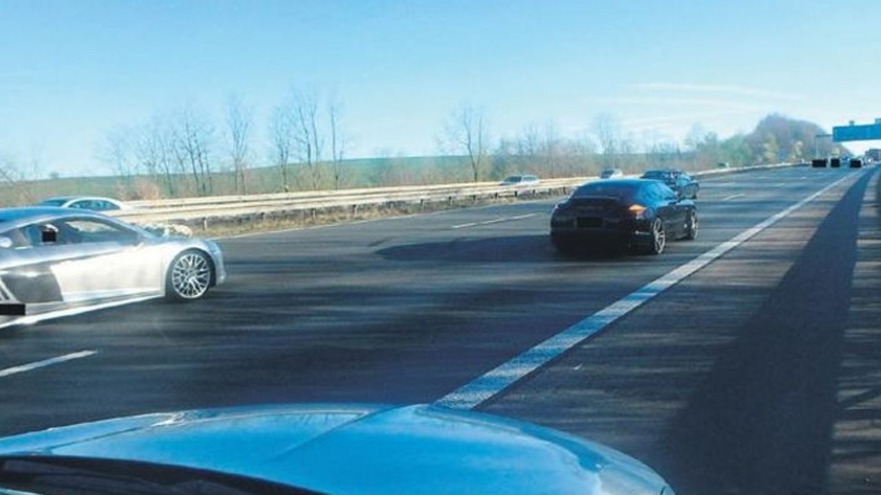 Çığırından çıkan düğün konvoyunda 14 ehliyete el kondu