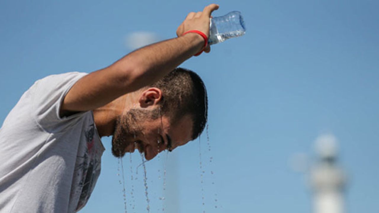 Almanya'da hava sıcaklığı 40 dereceye dayandı, yetkililer uyardı: Dışarıya çıkmayın