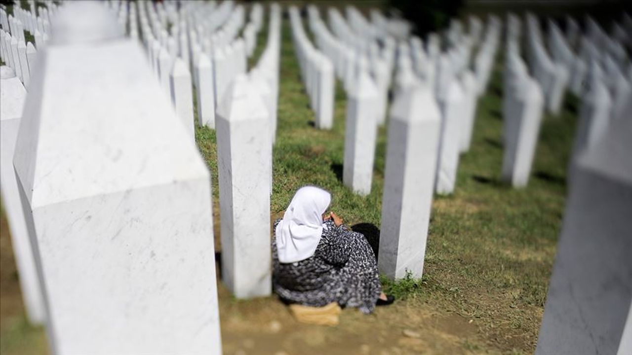 Hollanda Yargıtayı, Srebrenitsa katliamında Hollanda'nın sorumluluk payını yüzde 30'dan yüzde 10'a düşürdü.