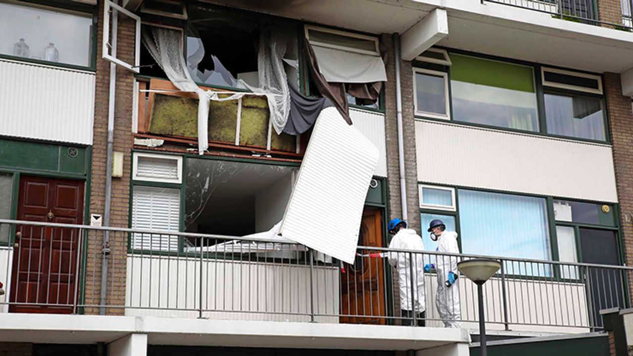 Hollanda'da apartman dairesinde patlama: 2 ölü