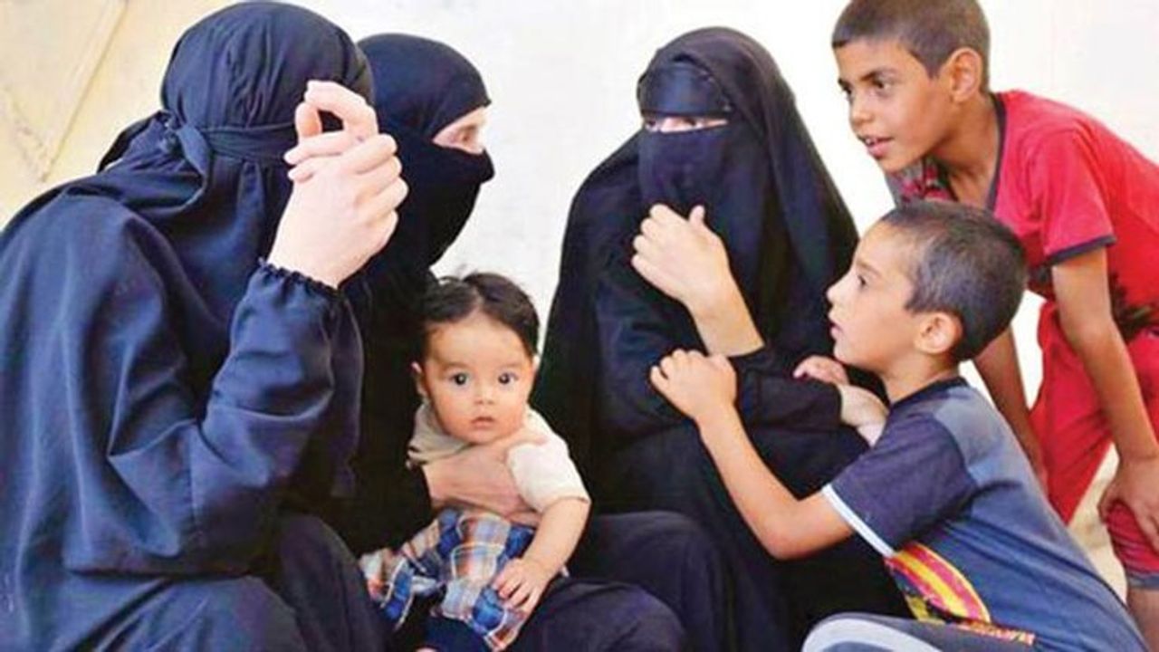 Hollandalı Işid'lilerin çocukları, ülkeye döndüklerinde özel bakım merkezine alınacak