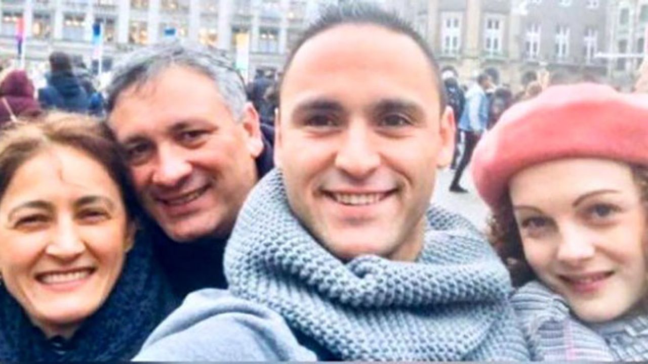 Hollanda Kraliyet Ordusu mensubu olan Çetin Övgün, motosiklet kazasında hayatını kaybetti.