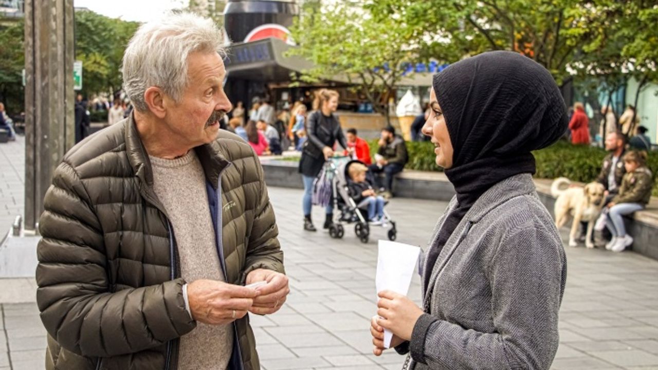 Hollanda'da Müslüman kadınlara yönelik saldırılara karşı etkinlik düzenlendi
