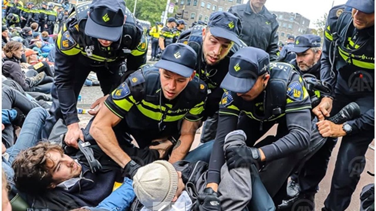 Hollanda'da iklim protestocularının işgal eylemleri: 90 eylemci gözaltında