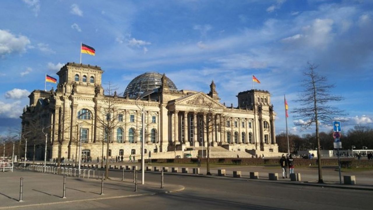 Almanya'da ülkücü derneklerin yasaklanması gündemde: Federal Meclis önergeyi kabul etti