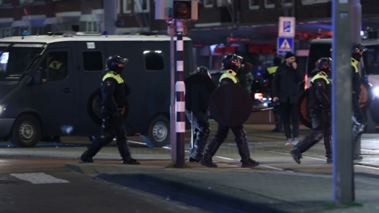 Hollanda'da protestoların dördüncü gününde 131 kişi tutuklandı