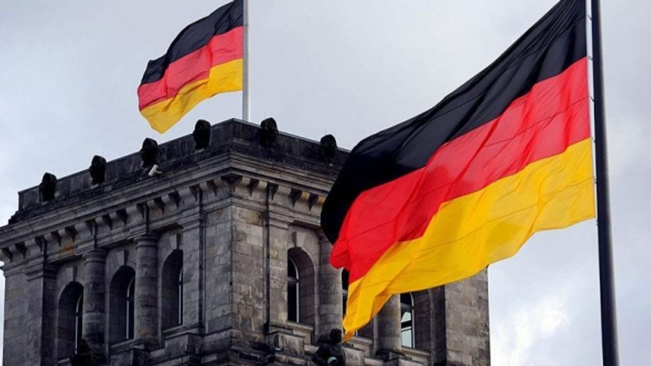 Almanya'da bilim adamlarına korona korkusunu yaymak için talimat verildiği iddia edildi