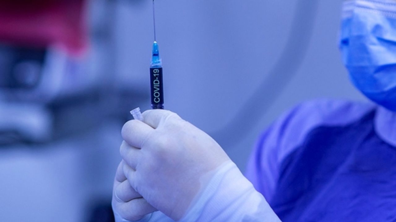 Fransa, koronaya yakalanan kişilere tek doz aşı önerdi