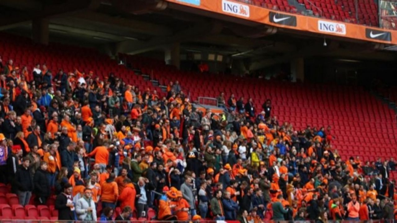 Hollanda'da koronavirüs deneyi: Letonya maçına 5 bin seyirci alındı