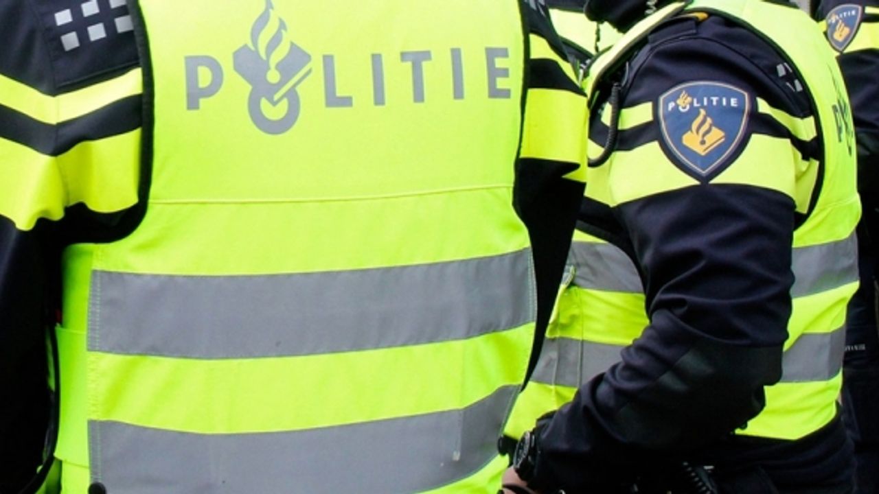 Hollanda polisi ırkçı ifadelerden dolayı Türklerden özür diledi