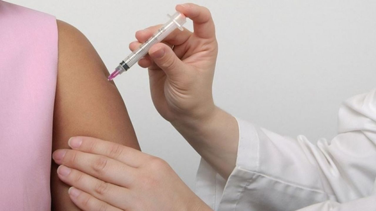 Hollanda İlaç Değerlendirme Kurulu: AstraZeneca aşısı güvenilir