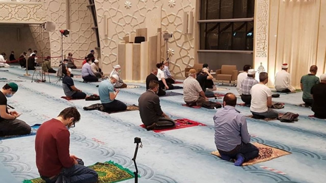 Kuzu: Müslümanlar Ramazan ayında sokağa çıkma yasağından muaf tutulsun