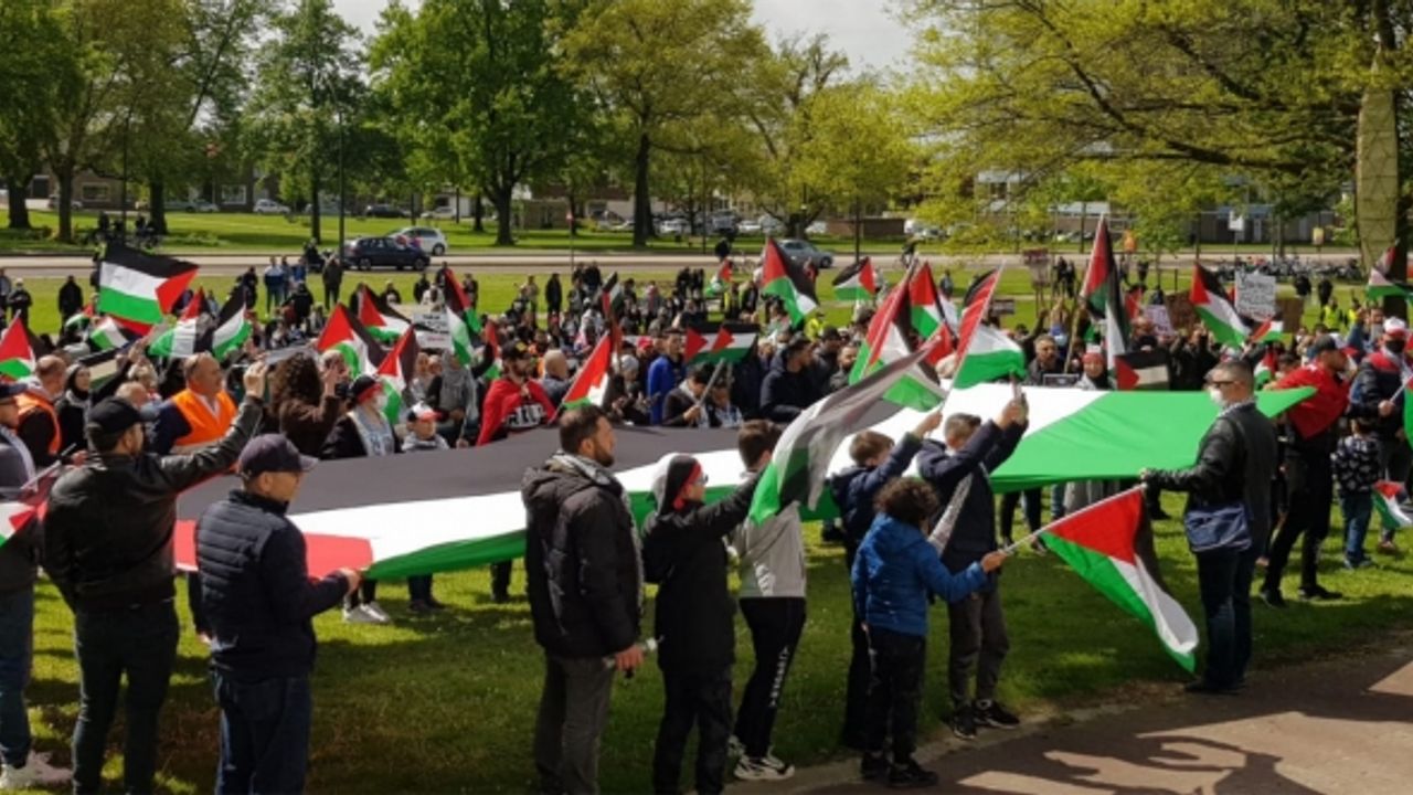 Hollanda'nın Enschede kentinde İsrail şiddeti protesto edildi