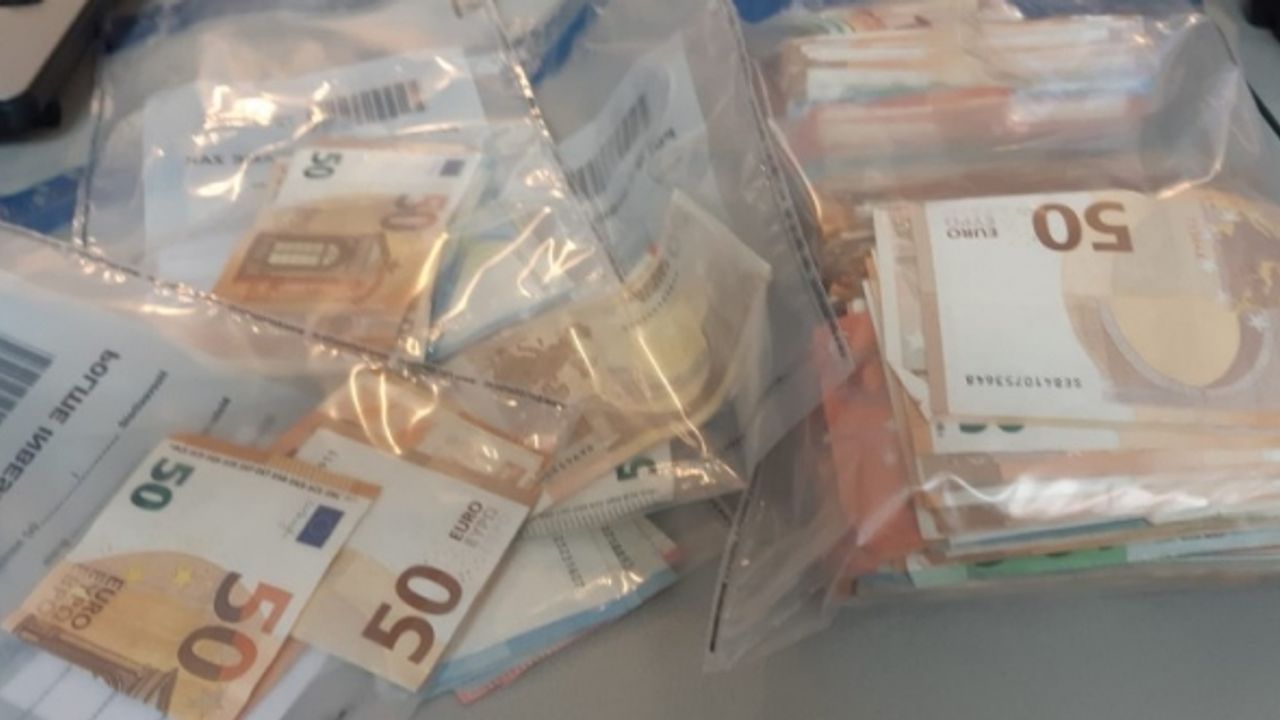Rotterdam'da uyuşturucu operasyonu: 240 bin Euro, araba, pahalı saat ve kıyafetlere el konuldu