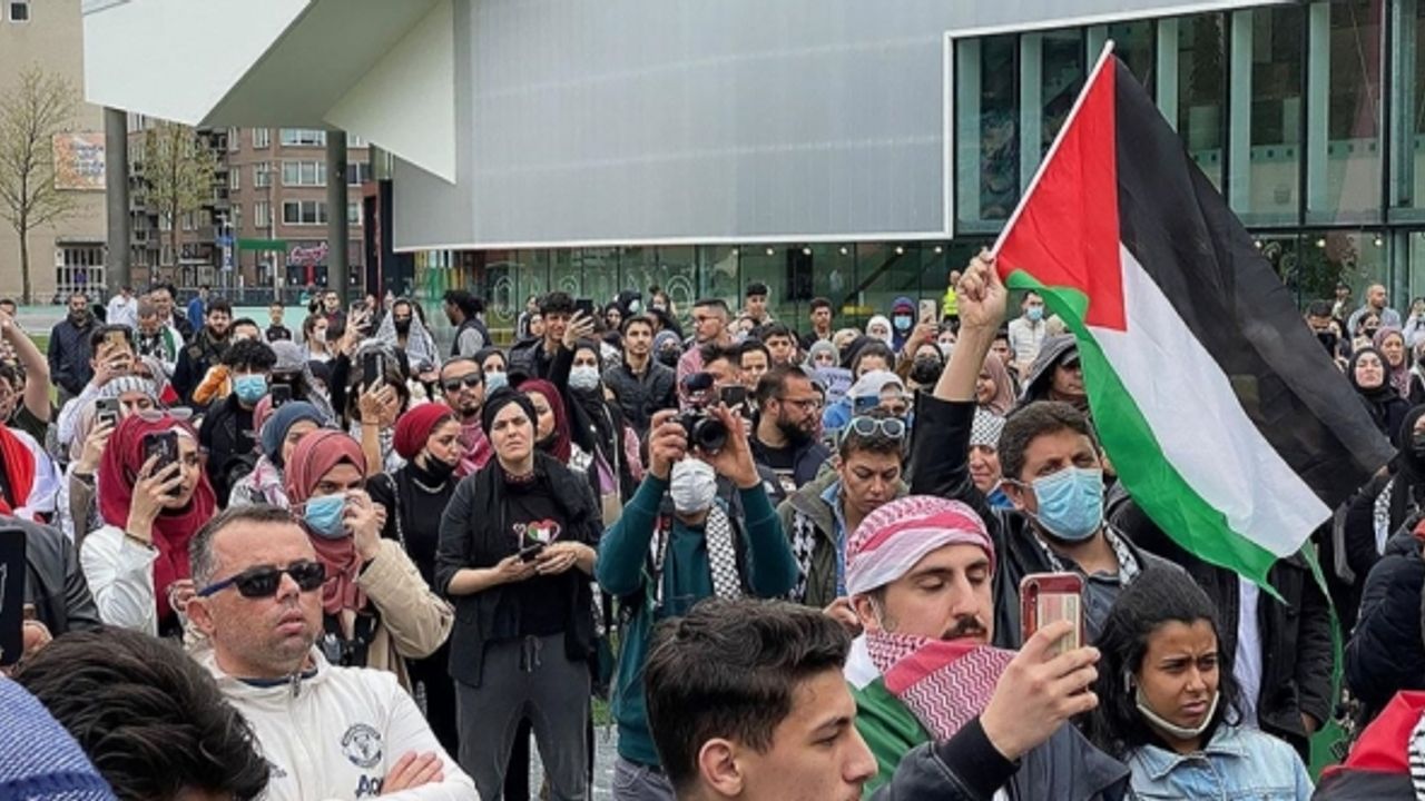 Rotterdam kentinde İsrail’in Filistin halkına yönelik saldırıları protesto edildi