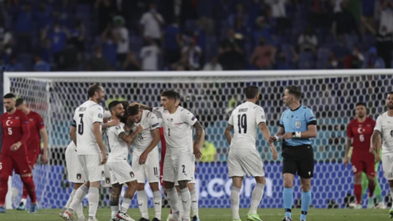 2020 Avrupa Şampiyonası ilk maçında Türkiye İtalya'ya 3-0 yenildi