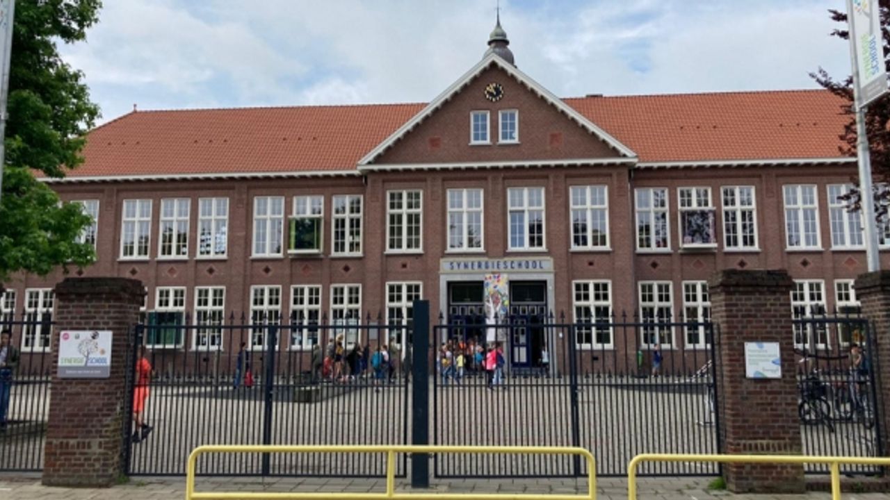 Hollanda'da ilk okul öğrencisi sınıfda mermi dağıttı, polis soruşturma başlattı