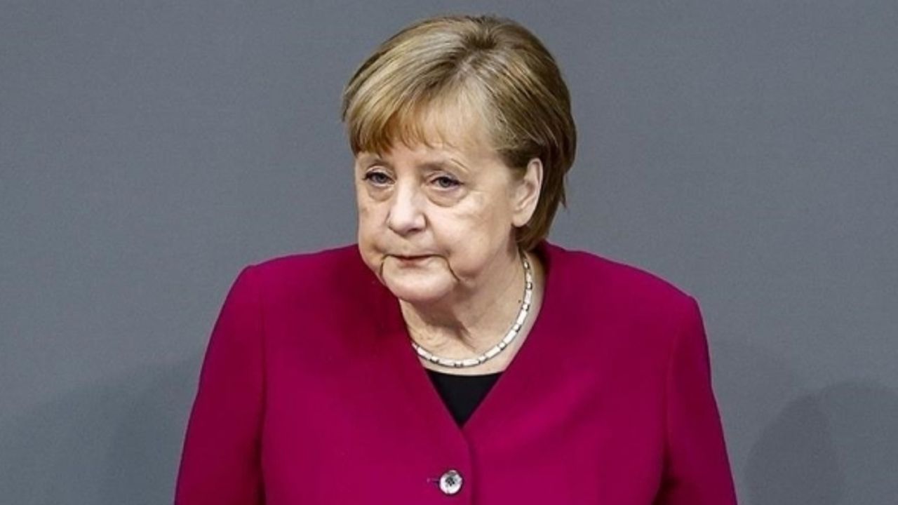 Merkel: Türkiye ile çok iyi ilişkiler olması için çaba sarf ediyorum