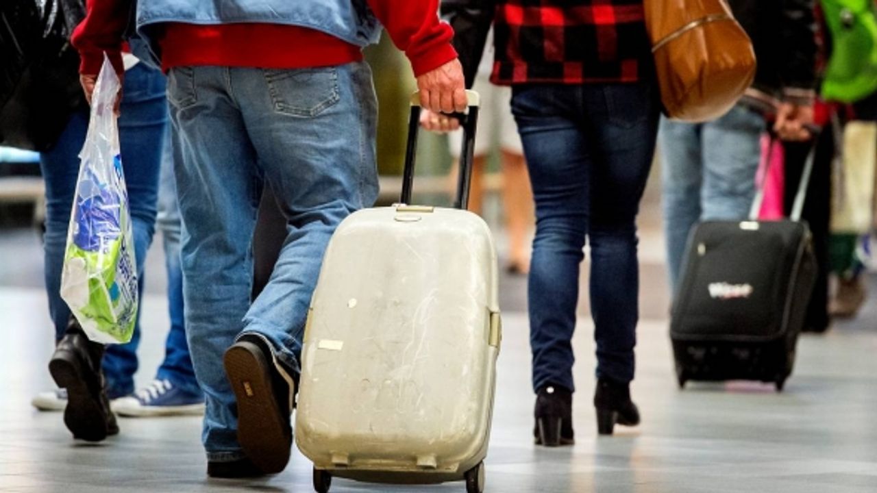 Hollanda'da yaklaşık 800 bin kişi parasızlıktan tatile gidemiyor