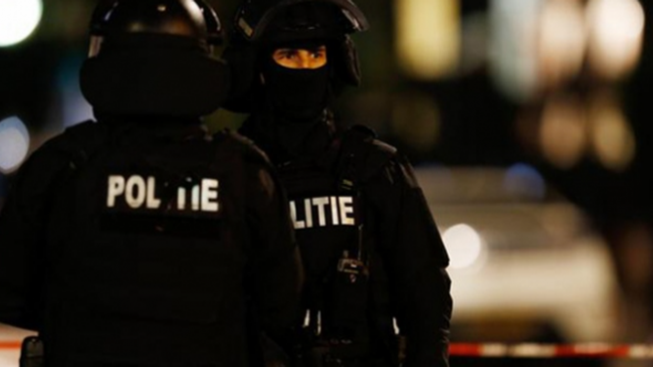 Hollanda'da terör saldırısı hazırlığında olduğu düşünülen 9 kişi yakalandı