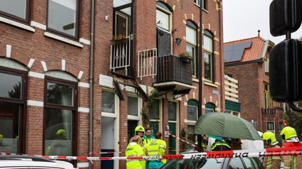 Hollanda'nın Vlaardingen kentinde balkon çöktü, yaralılar var
