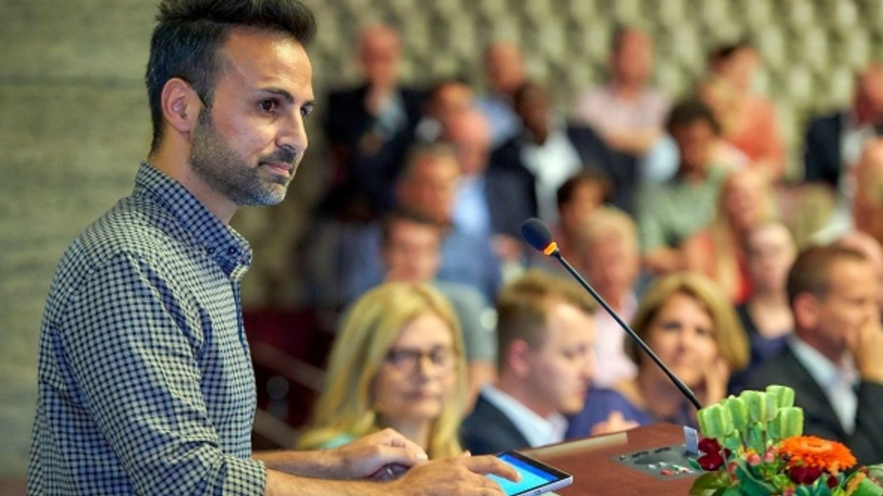 Denk Partisi Eindhoven Belediyesi Meclis Grup Başkanı Adem Topdağ görevinden ayrıldı