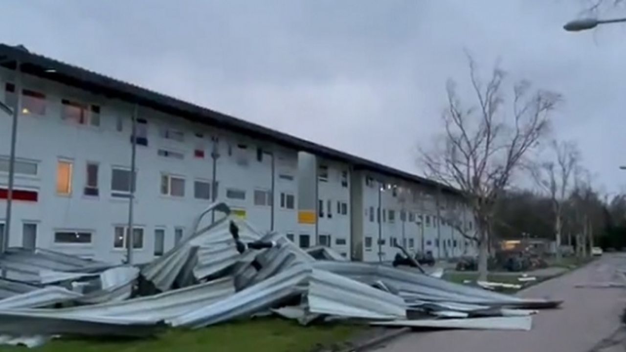 Eunice fırtınası Hollanda’da 3 can aldı, çok sayıda binanın çatısı uçtu, ağaçlar devrildi! Sonhaber.eu