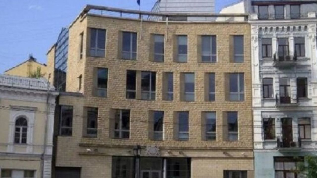 Hollanda'nın Kiev Büyükelçiliği geçici olarak Lviv’e taşınıyor
