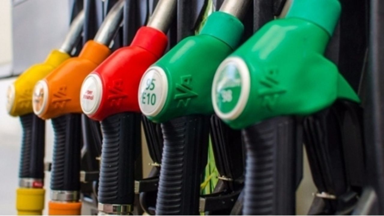 Almanya'da 1 Hazirandan itibaren benzinin litre fiyatı Hollanda'dan 60 sent daha ucuz