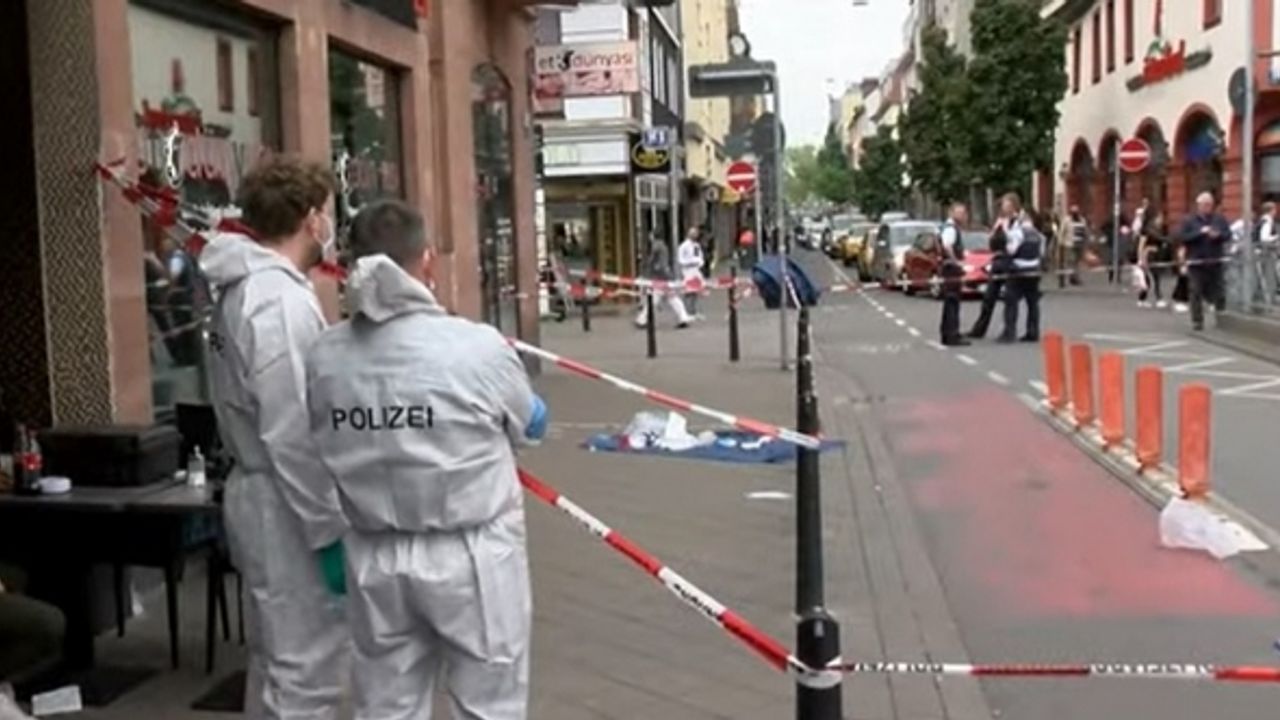 Almanya’da polisin tutuklama esnasında yumrukladığı adam hayatını kaybetti