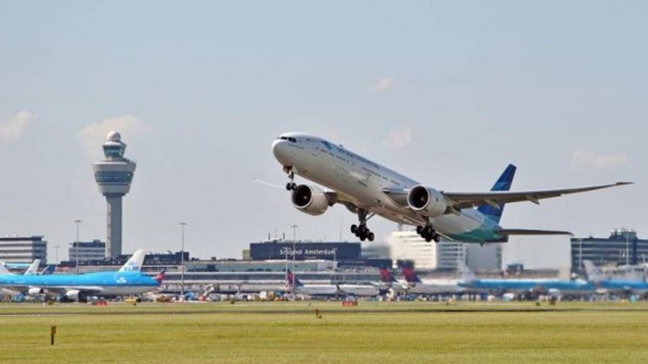 Hollanda’da bu yaz Schiphol Havalimanındaki onlarca uçuş iptal edilecek!