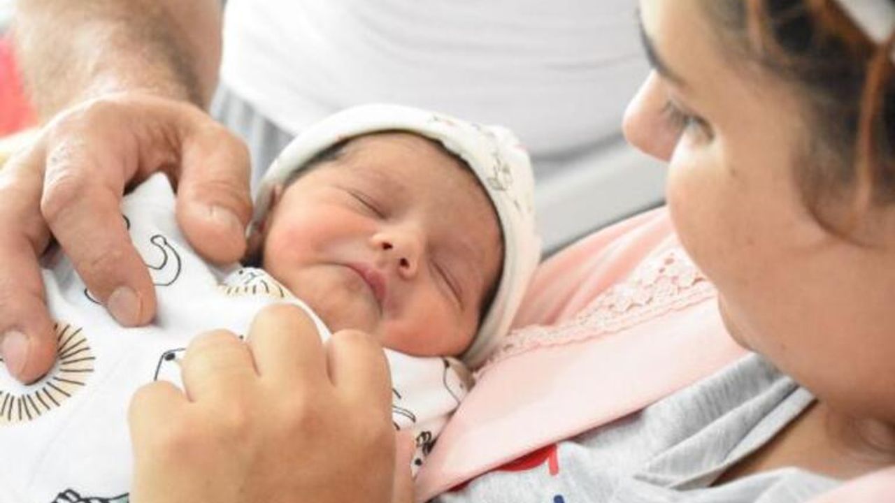Hollanda'da ölü denilen 'bebek’, Sivas'ta dünyaya geldi
