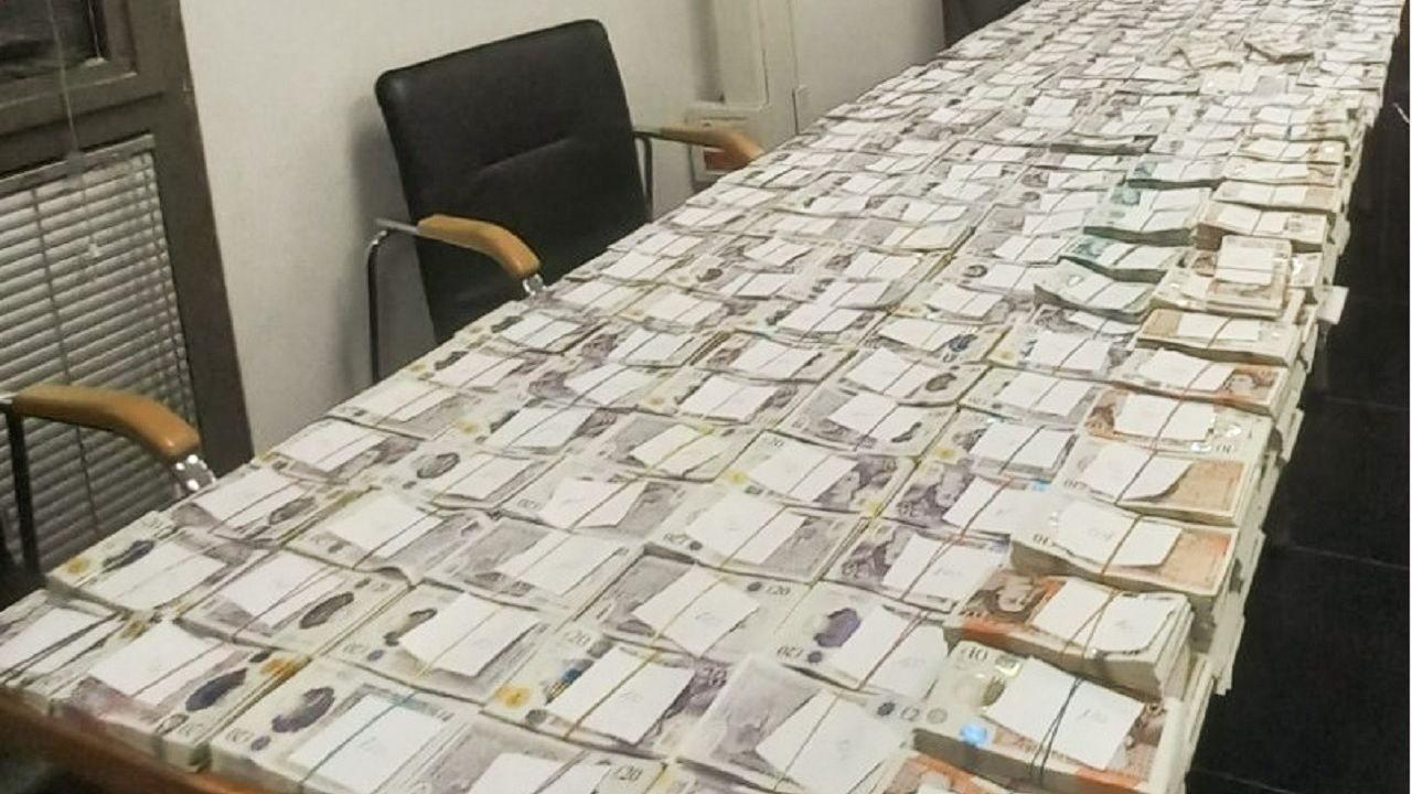 Bulgaristan sınırında bir Türk tırı içinde yarım milyon sterlin ele geçirildi
