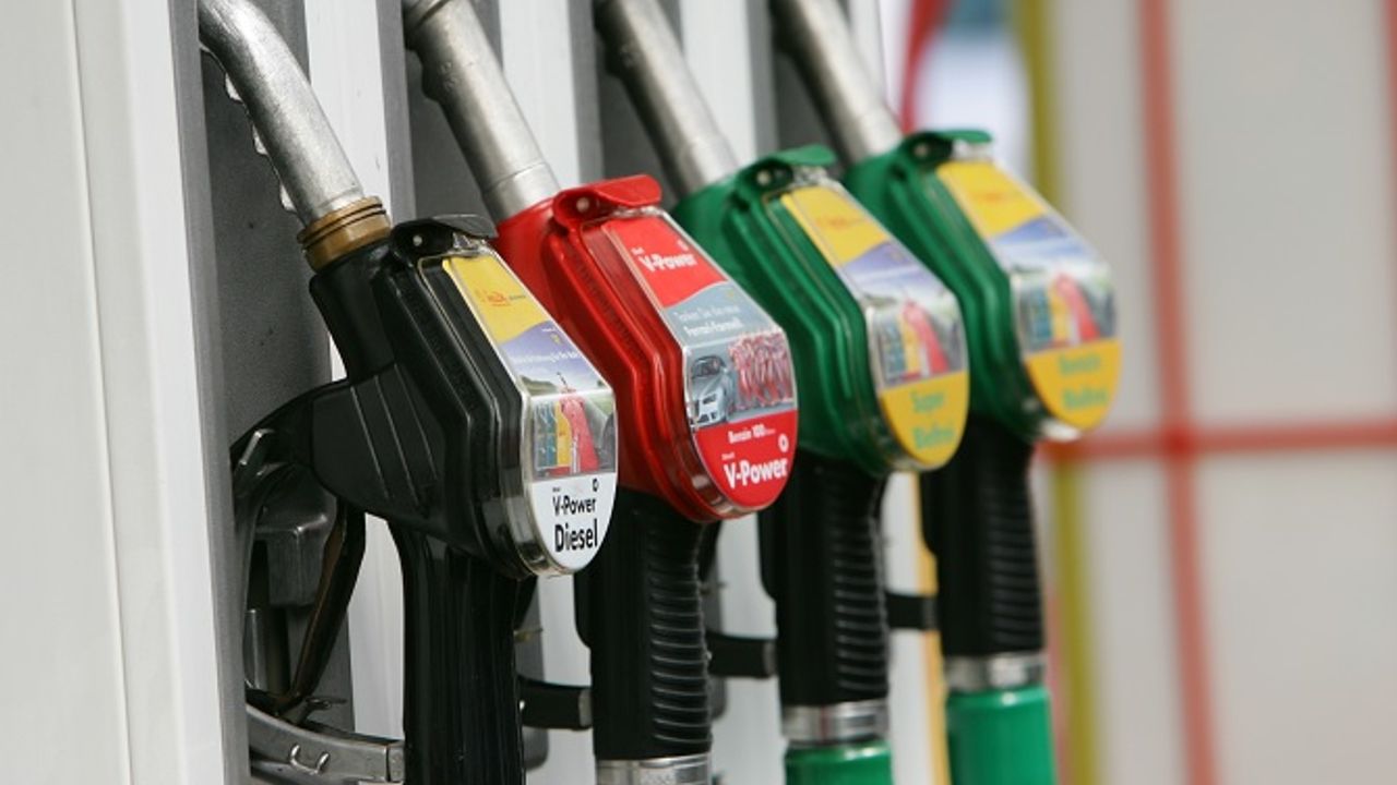 Hollanda'da benzinin litre fiyatı 2,20 euroya çıktı