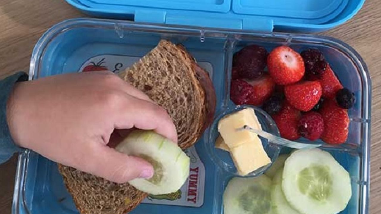 Hollanda’da ocak ayına kadar 500 ilkokulda ücretsiz kahvaltı dağıtılacak