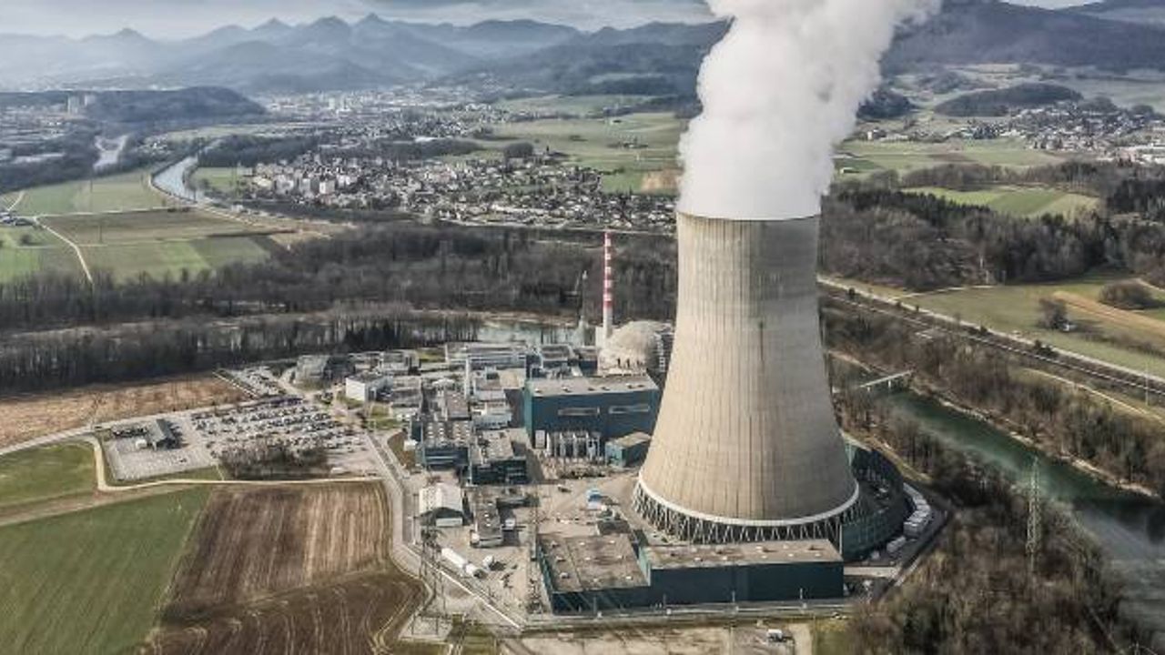 Almanya’da nükleer santrallerin kapatılması enerji krizi nedeniyle ertelendi