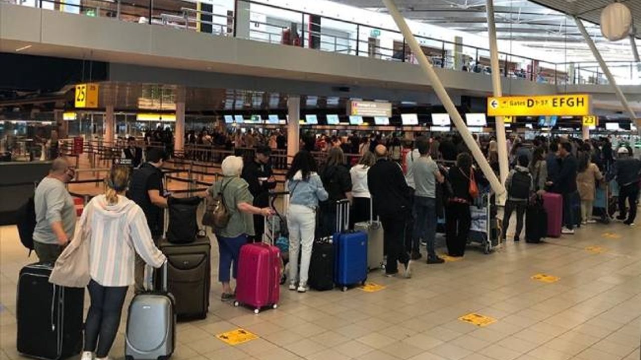 Hollanda’da havalimanı güvenlik personelinin saat ücretine yüzde 20 zam