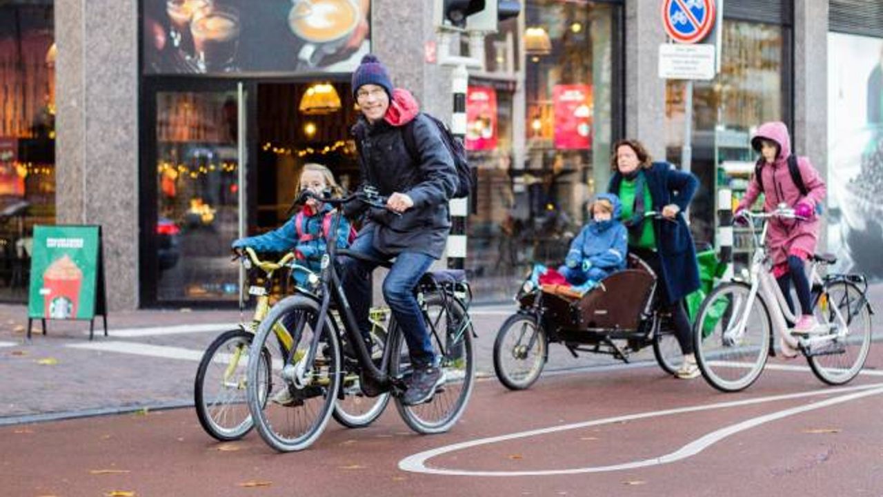 Hollanda’nın Utrecht kenti dünyanın en bisiklet dostu şehri seçildi