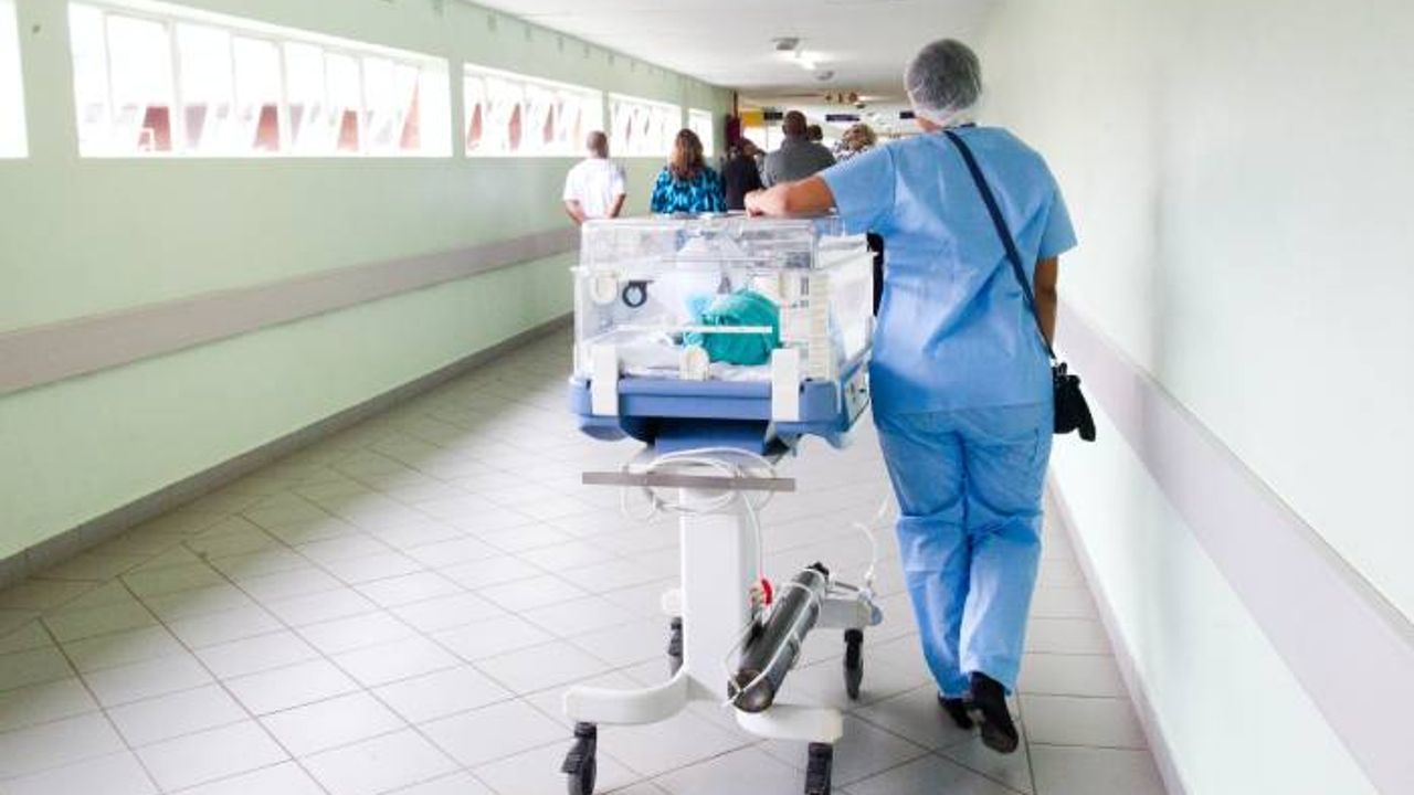 Hollanda'da hastanelerin yüzde 90'ı 2023’te zarar etme riskiyle karşı karşıya