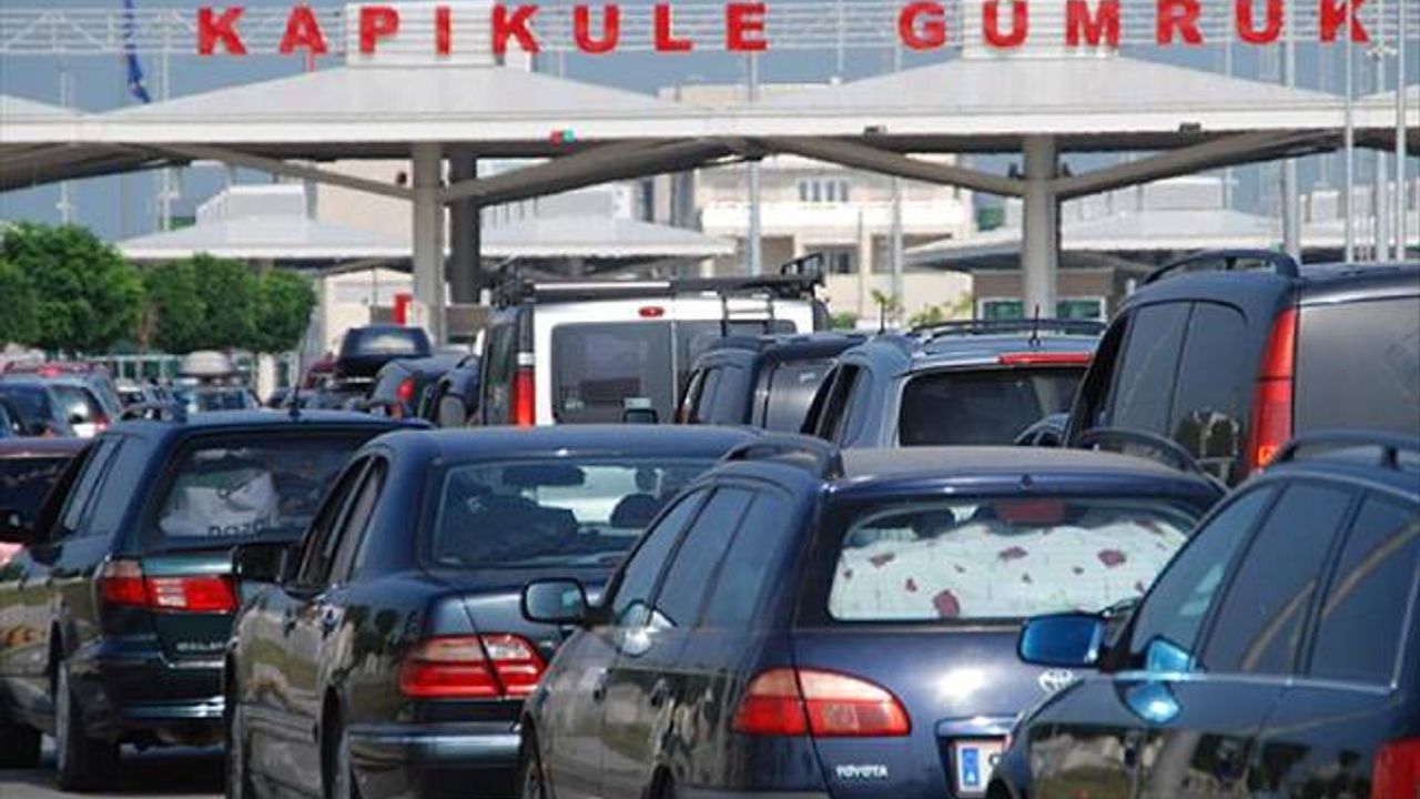 Gurbetçiler dikkat: Türkiye’de bırakılan araç için taahhütname vermeyi unutmayın!