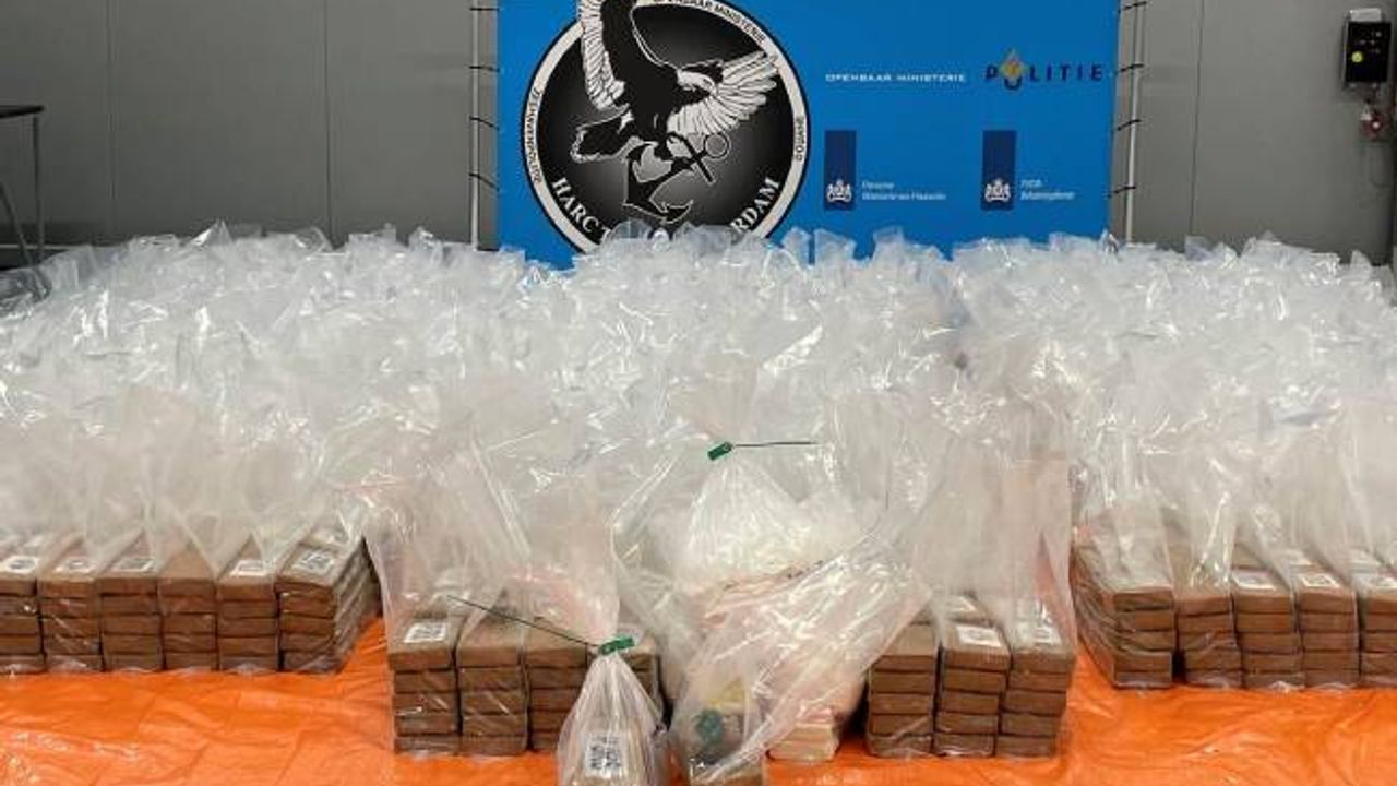 Hollanda'nın Rotterdam Limanı'nda 2 bin 814 kilo kokain ele geçirildi