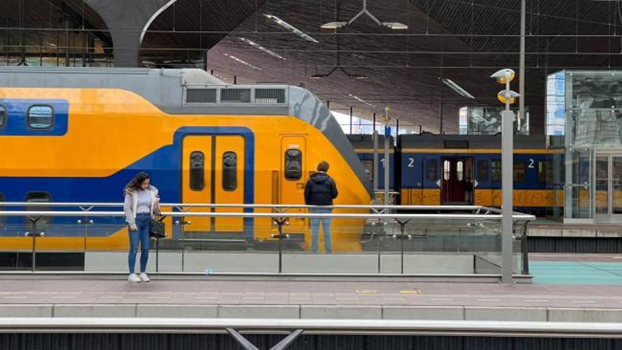 Hollanda Demiryolları bilet ücretine yüzde 5,5 zam yapacak